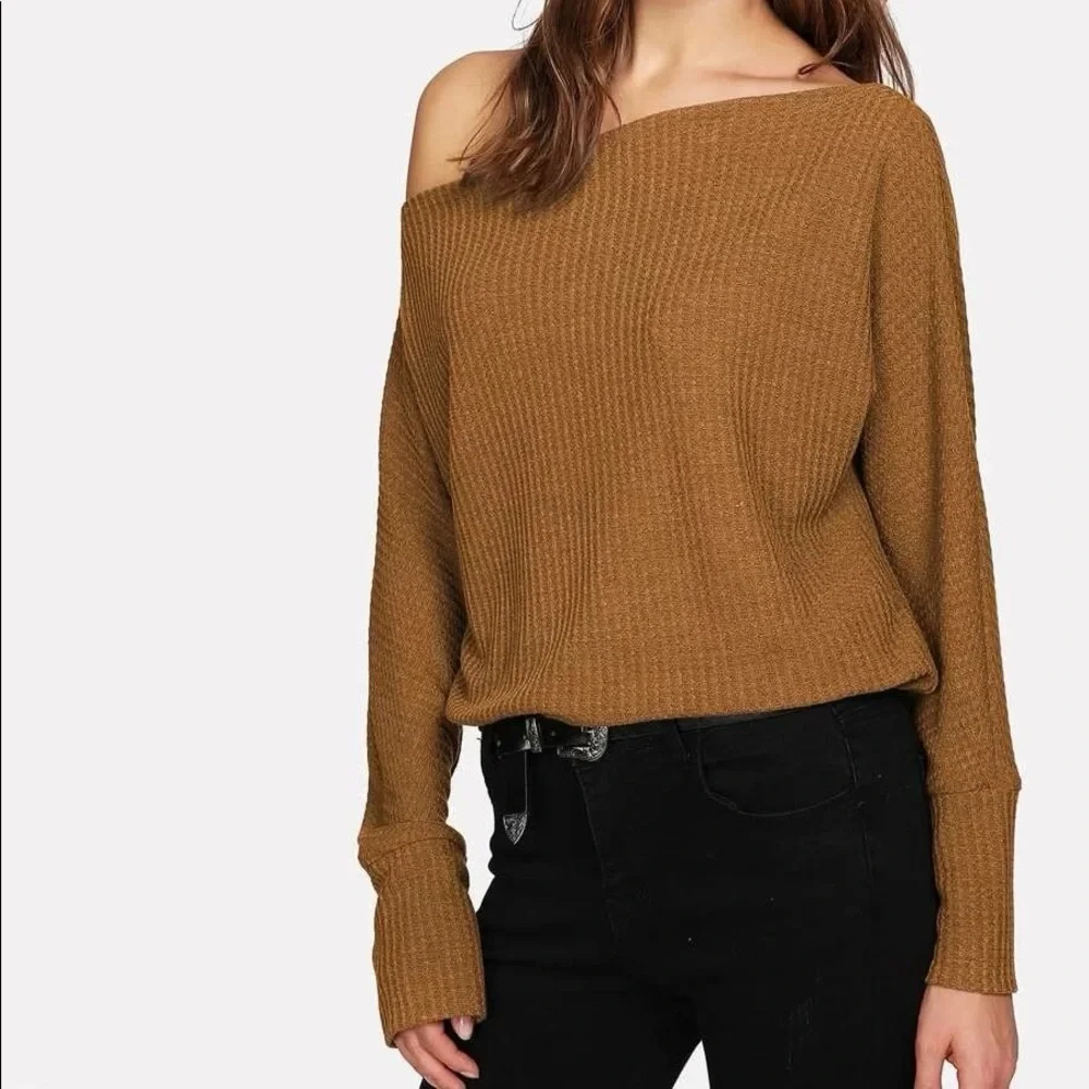 Oblique Shoulder Dolman Sleeve Sweater - Picture 4 of 8